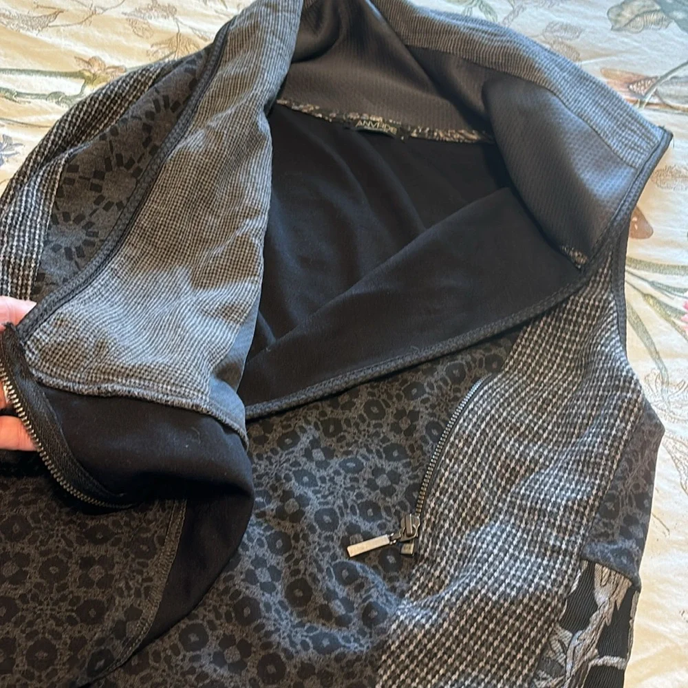 Patchwork Vest - Picture 2 of 5
